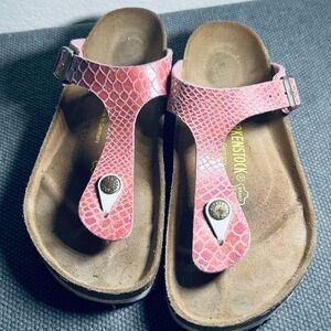 Birkenstock Gizeh Pink Snake Patterned Sandals